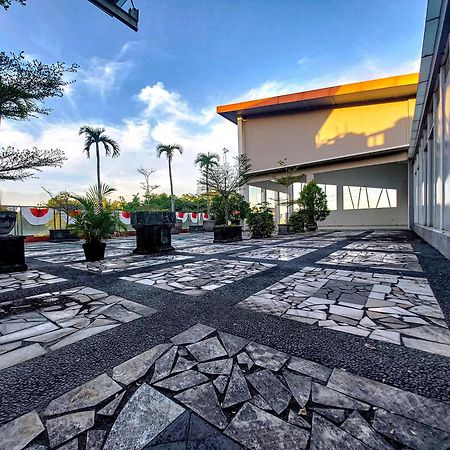Prima SR Hotel&Convention Sleman  Esterno foto