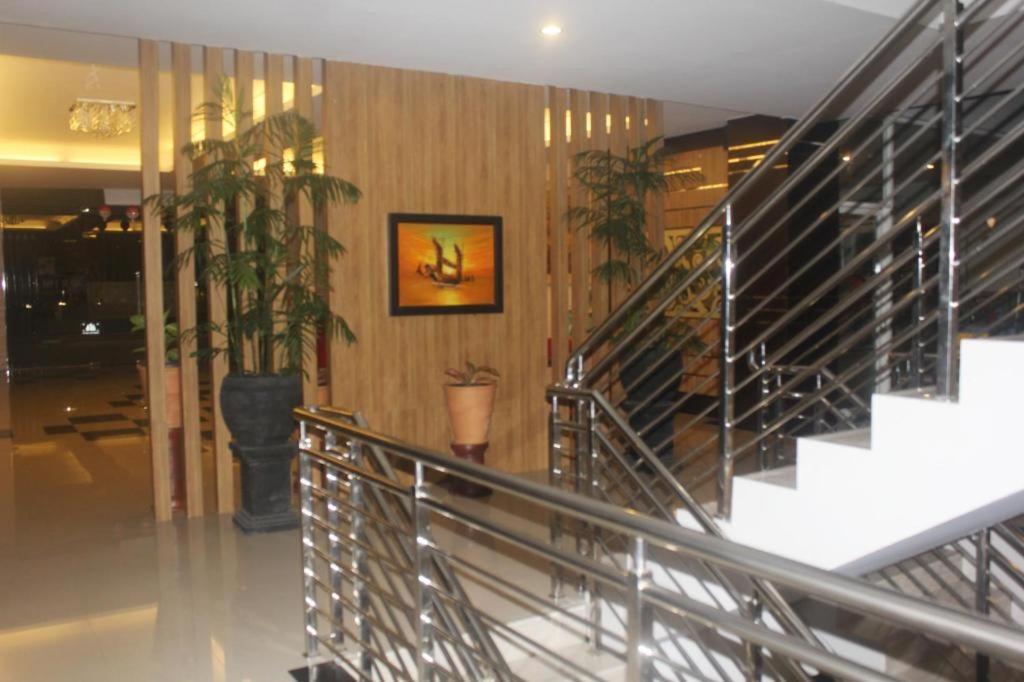 Prima SR Hotel&Convention Sleman  Esterno foto
