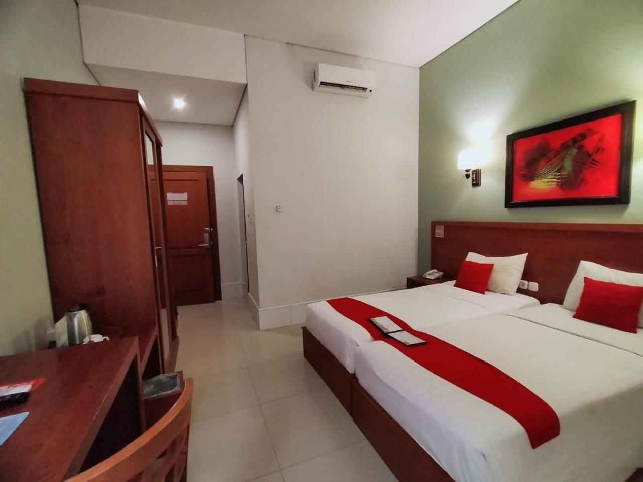 Prima SR Hotel&Convention Sleman  Esterno foto