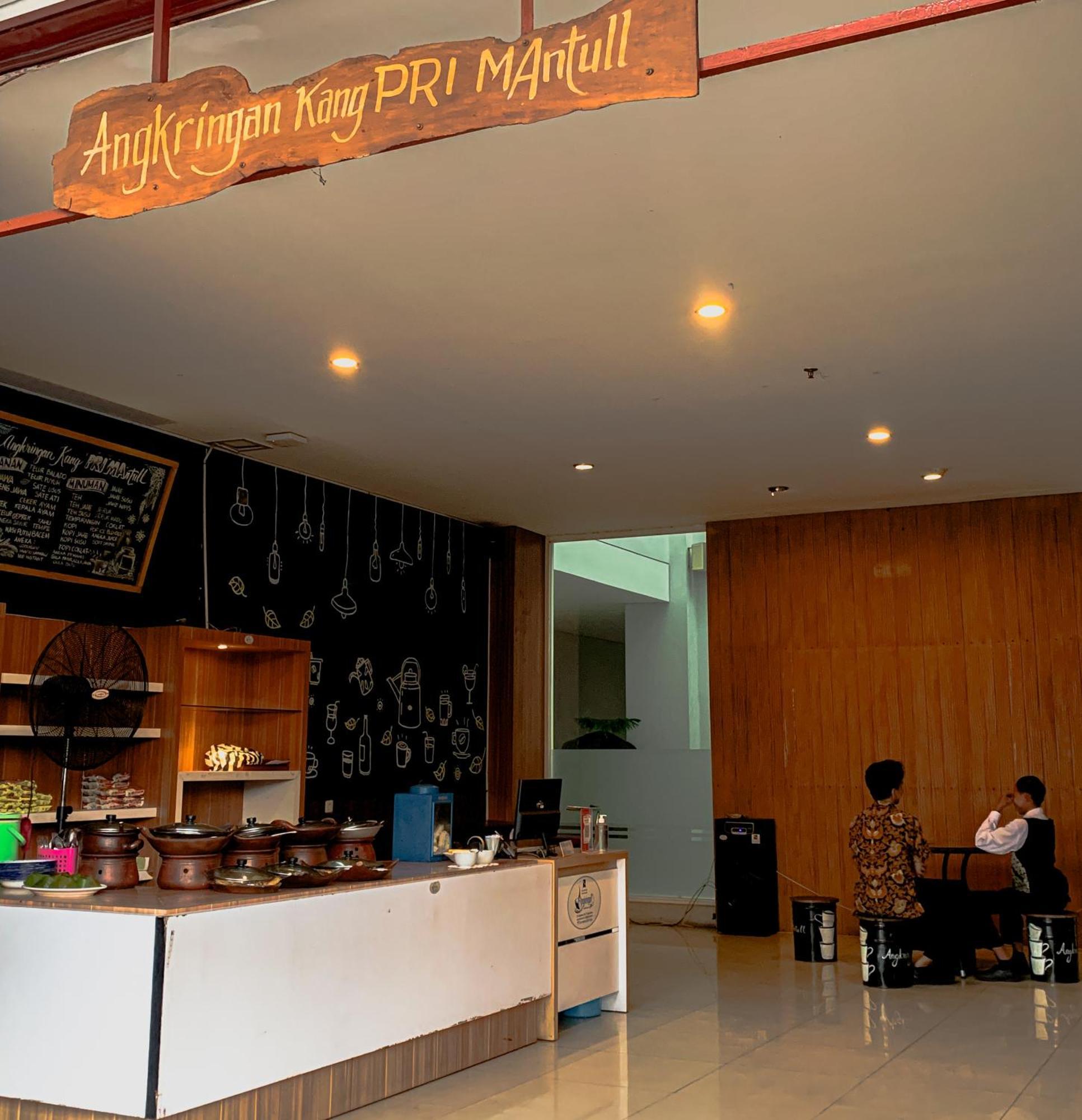 Prima SR Hotel&Convention Sleman  Esterno foto