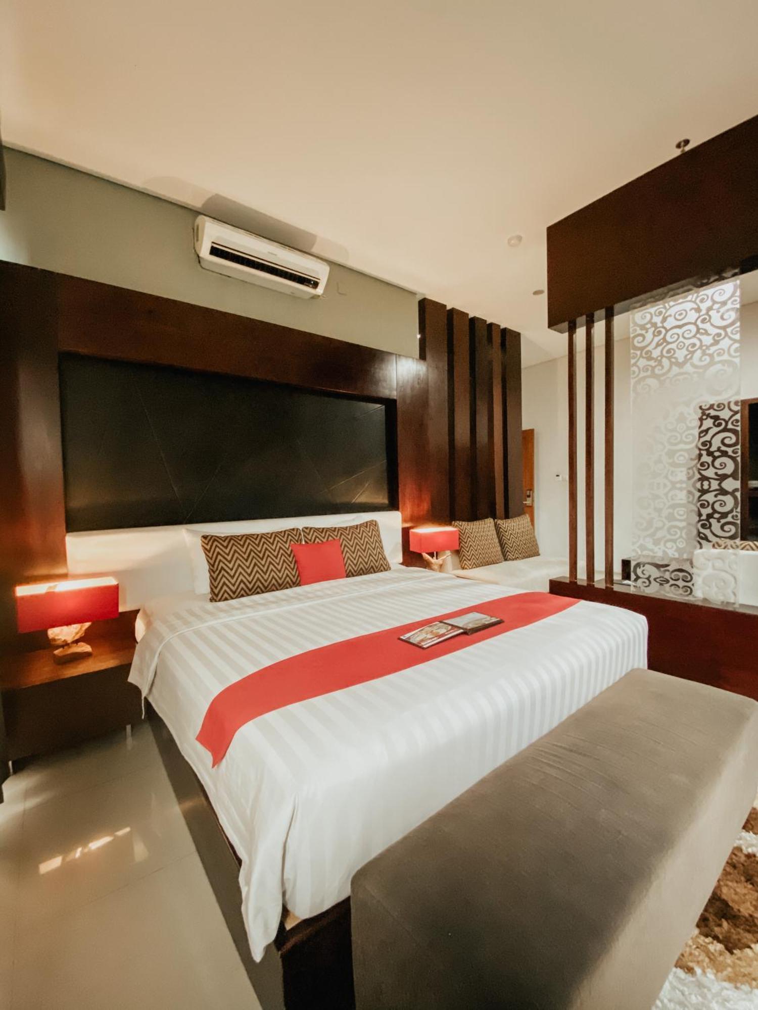 Prima SR Hotel&Convention Sleman  Esterno foto