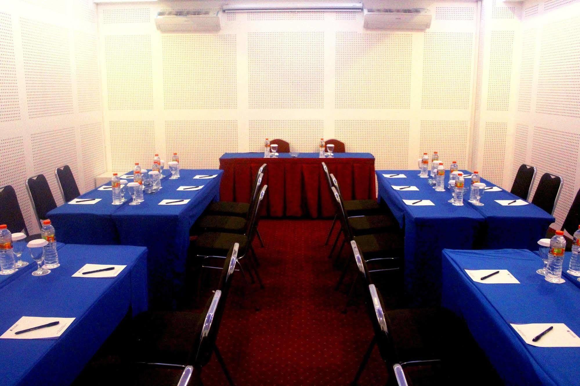 Prima SR Hotel&Convention Sleman  Esterno foto
