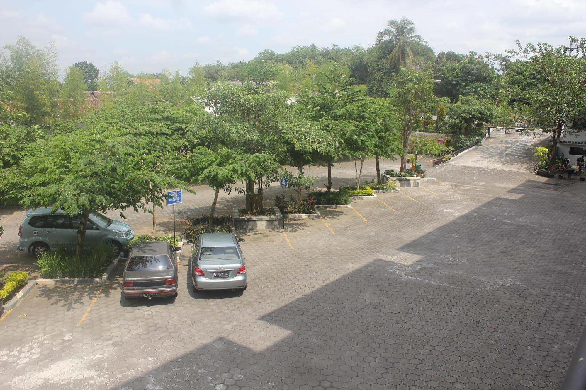 Prima SR Hotel&Convention Sleman  Esterno foto