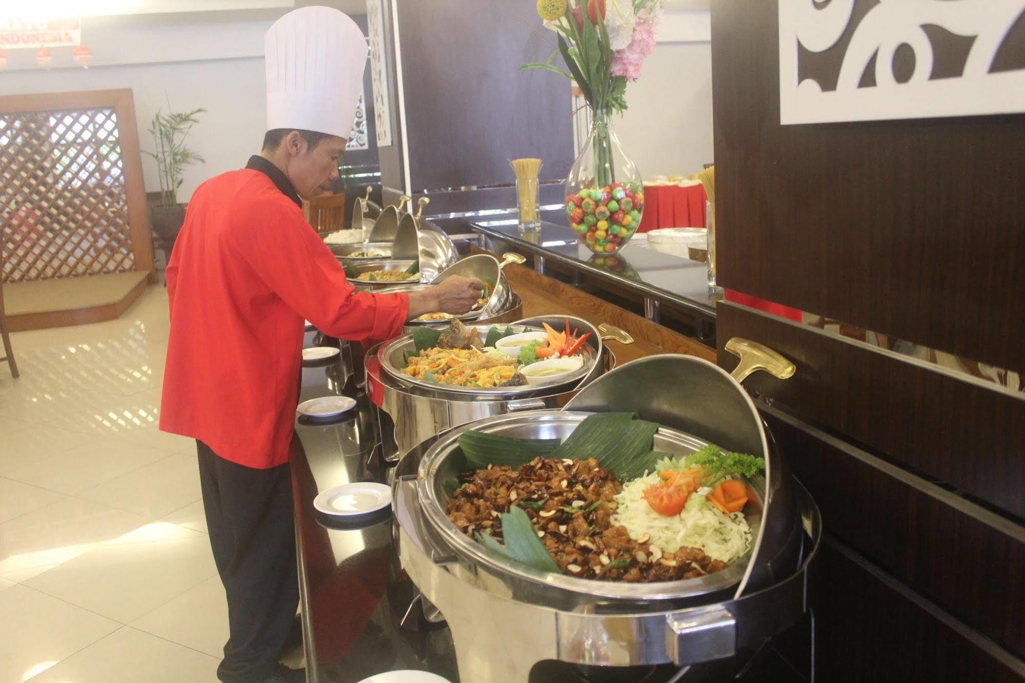 Prima SR Hotel&Convention Sleman  Esterno foto